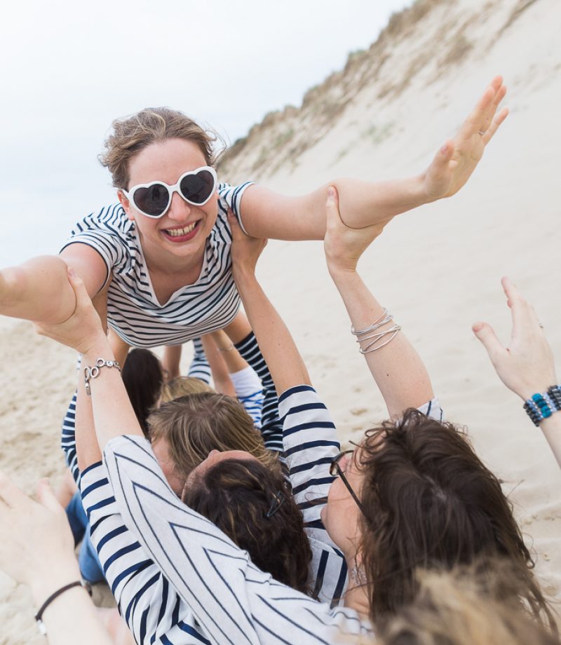 EVJF-à-la-plage-wissant-dans-les-dunes-marine-szczepaniak-photographe-lifestyle-mariage-naissance-nord-pas-de-calais-lille-lens-béthune-arras-94
