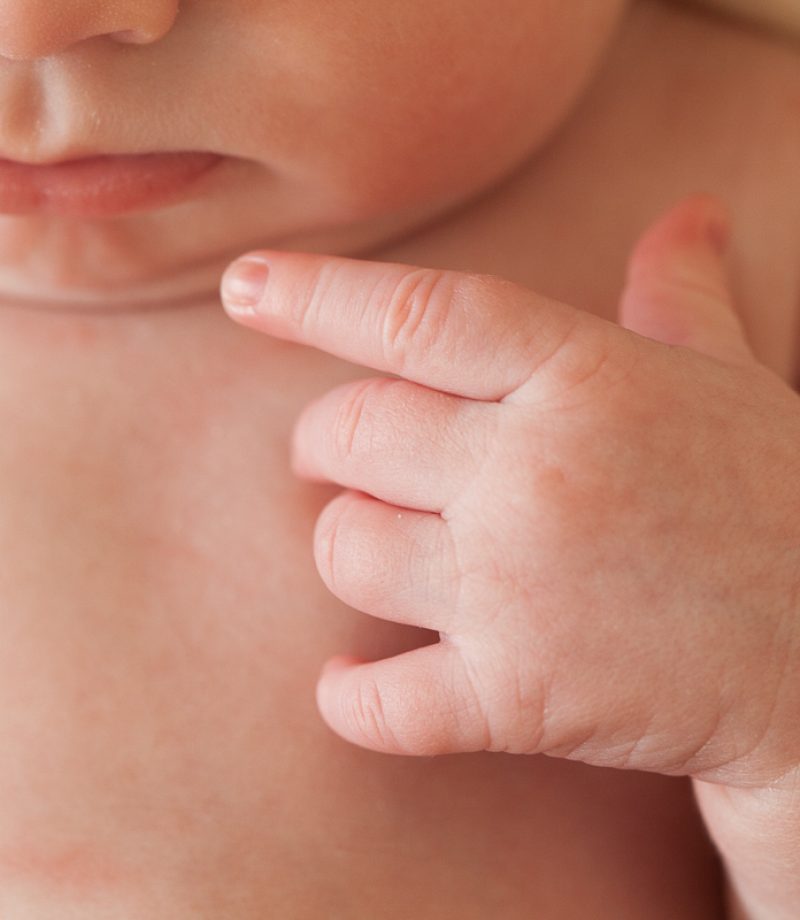 Photographe-naissance-béthune-photo-en-studio-nouveau-né-bébé-marine-szczepaniak-séance-avec-charlie-4