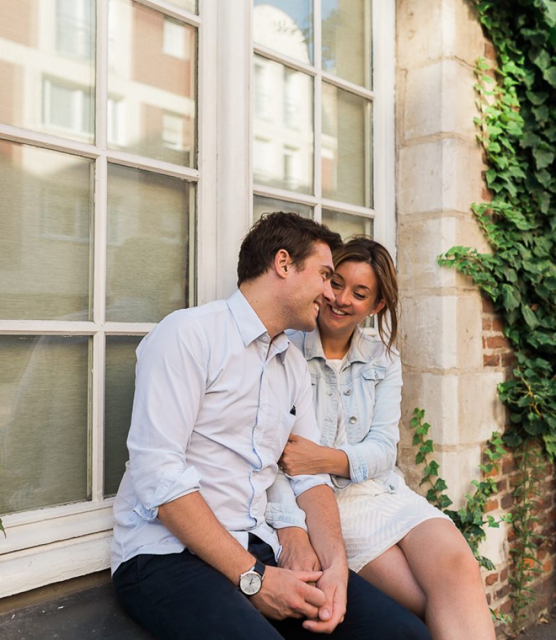 Seance-couple-dans-le-vieux-lille-engagement-avant-le-mariage-marine-szczepaniak-photographe-mariage-lifestyle-nord-pas-de-calais-bethune-lille-lens-arras-65