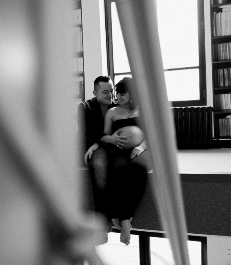 Seance-grossesse-a-domicile-Marine-Szczepaniak-photographe-naissance-lille-nouveau-ne-7(pp_w1000_h666)