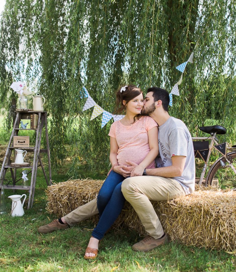 Séance-grossesse-champetre-vintage-sous-le-soleil-avec-Charlotte-Paul-Jeanne-Marine-Szczepaniak-photographe-grossesse-naissance-lille-pas-de-calais-20
