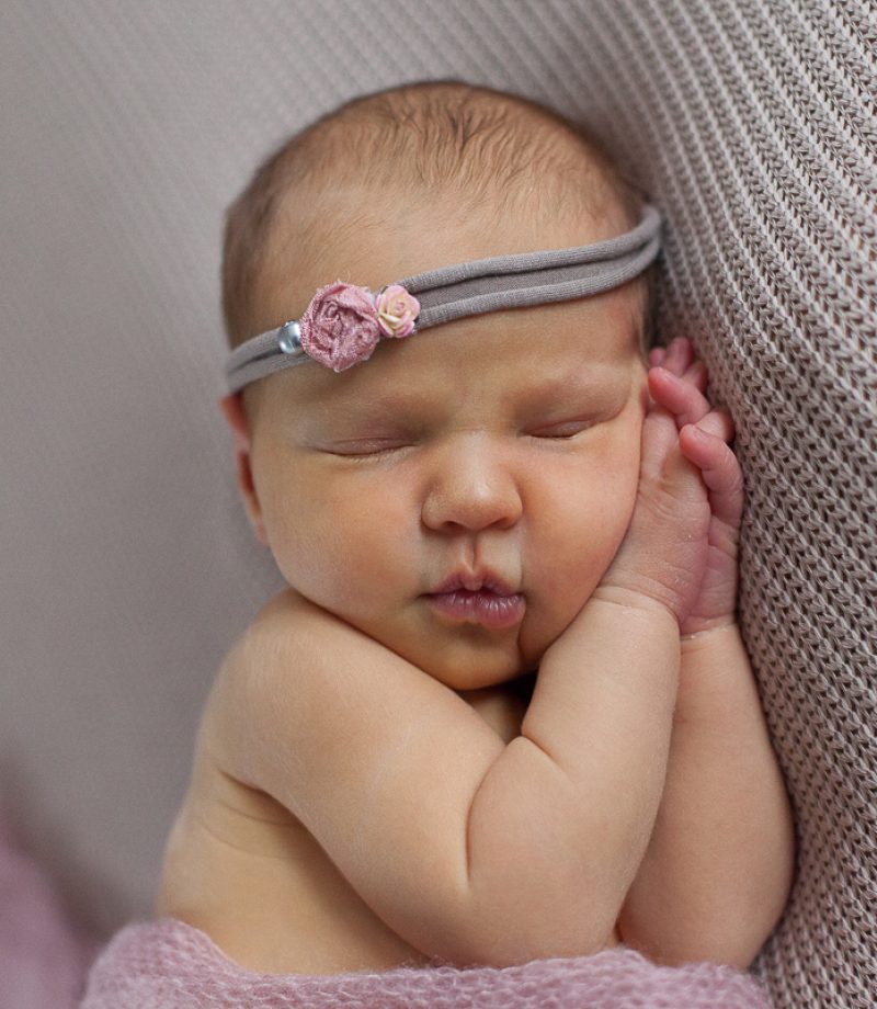 Séance-nouveau-né-au-studio-photo-photographe-bébé-naissance-enfant-nord-pas-de-calais-lille-béthune-lens-7