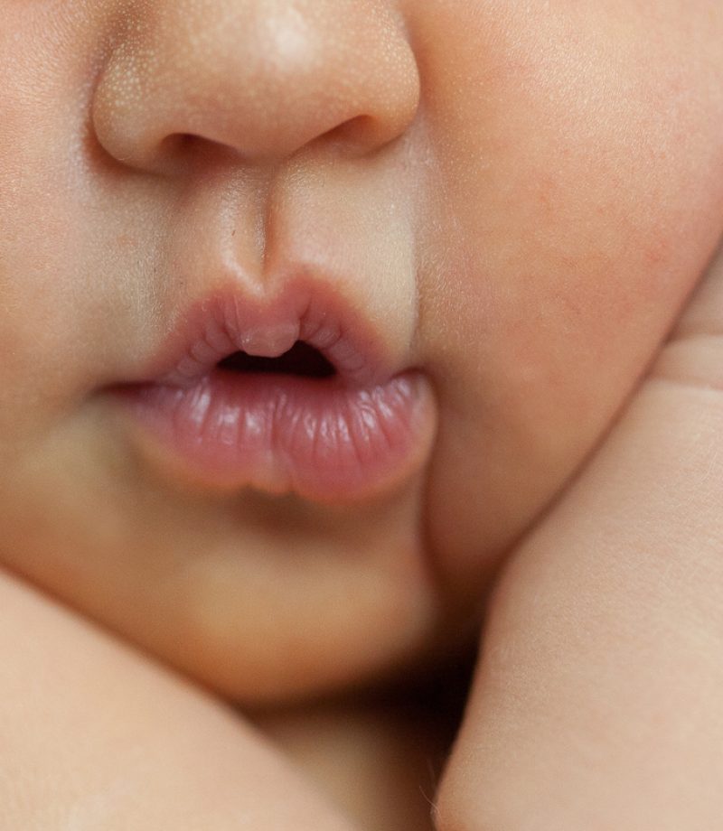 Séance-nouveau-né-au-studio-photo-photographe-bébé-naissance-enfant-nord-pas-de-calais-lille-béthune-lens-9