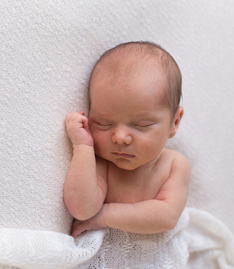 seance-photo-naissance-a-bethune-avec-corentin-marine-szczepaniak-photographe-naissance-bebe-nouveau-ne-pas-de-calais-07