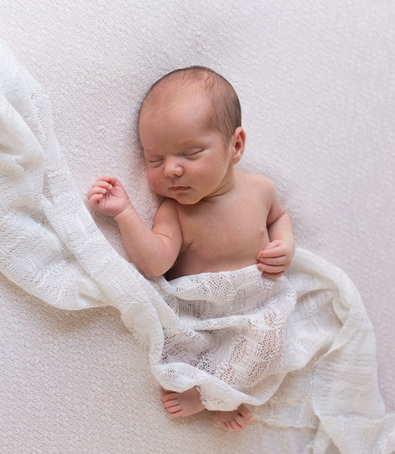 seance-photo-naissance-a-bethune-avec-corentin-marine-szczepaniak-photographe-naissance-bebe-nouveau-ne-pas-de-calais-14