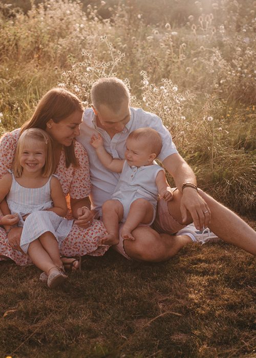 photographe-famille-bethune-lestrem-nord-pas-de-calais-shooting-famille-enfant-grossesse-lifestyle-champs-golden-hour-06