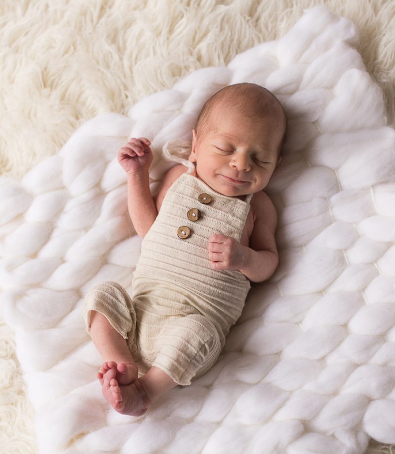 photographe-naissance-nouveau-Lille-Bethune-Arras-Lens-nord-pas-de-calais-hauts-de-france-seance-avec-arthur-au-studio-photo-17