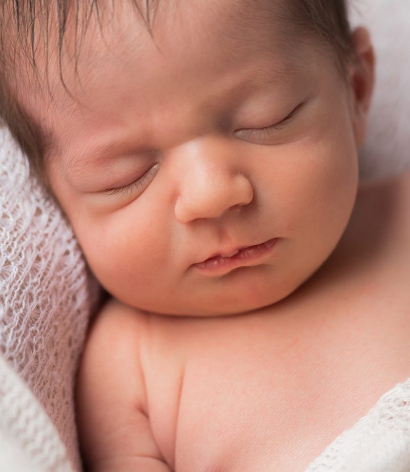 seance-bebe-naissance-enfant-marine-szczepaniak-studio-photo-bethune-lens