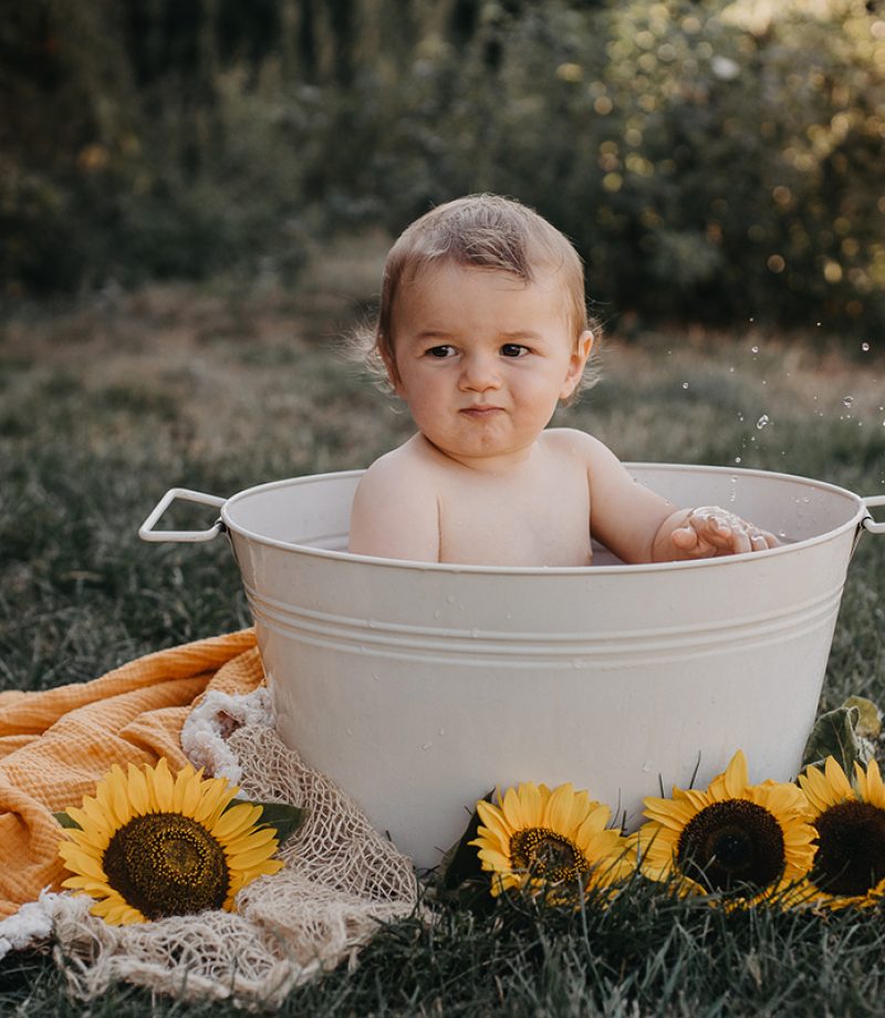 seance-bebe-premier-anniversaire-tournesols-bassine-champetre-marine-szczepaniak-photographe-mariage-famille-nord-pas-de-calais-02