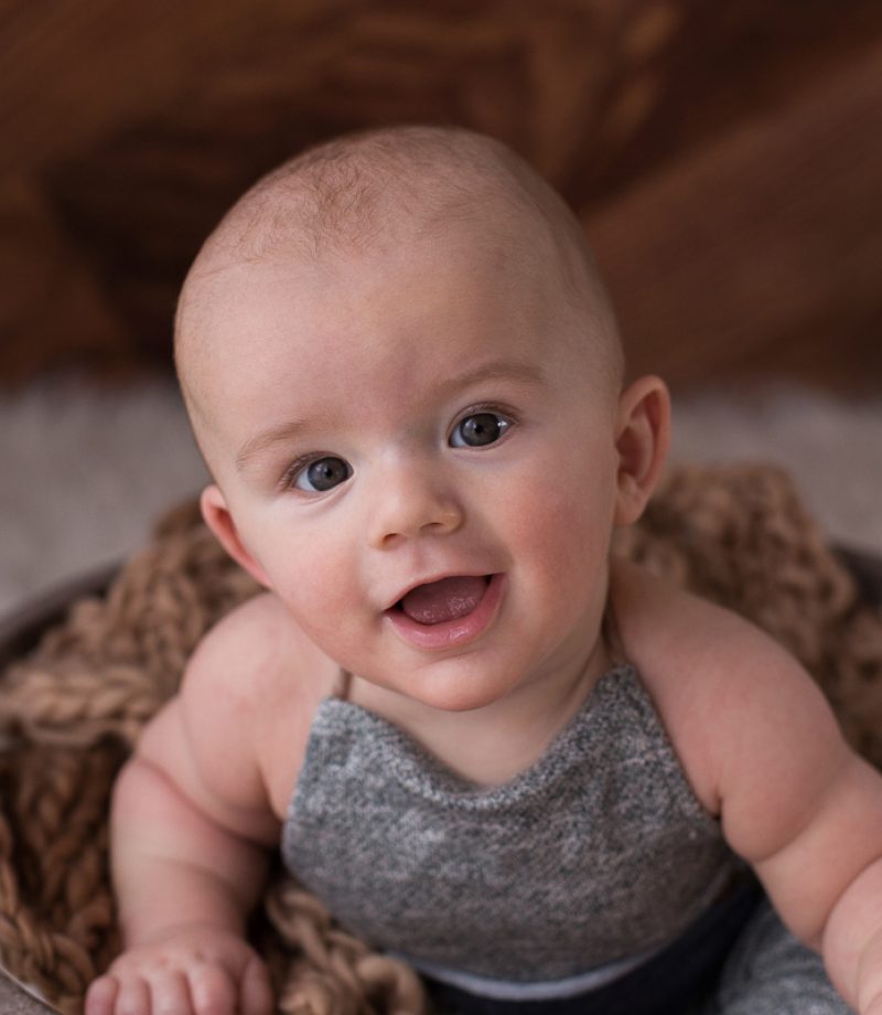 seance-bebe-six-neuf-mois-studio-photo-enfant-photographe-famille-marine-szczepaniak-lille-lens-bethune-arras-2