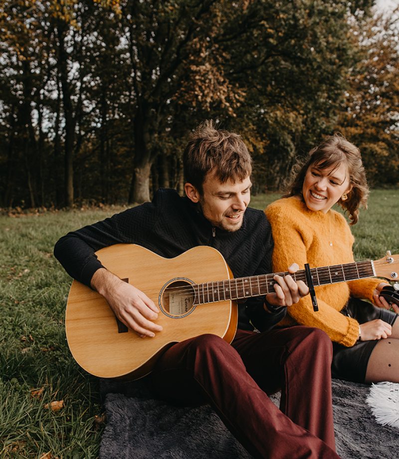 seance-engagement-automnale-mont-des-cats-cassel-marine-szczepaniak-photographe-mariage-lifestyle-nord-pas-de-calais-0018