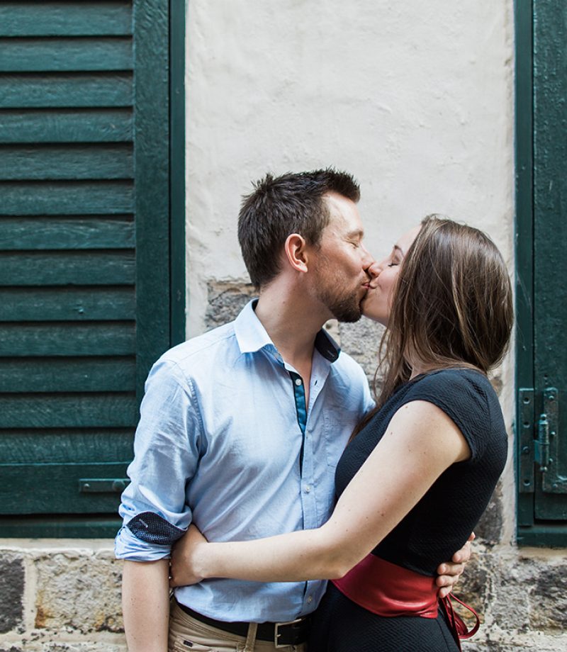 seance-engagement-dans-les-rues-du-vieux-lille-marine-szczepaniak-photographe-mariage-lifetsyle-lens-arras-bethune-lille-03