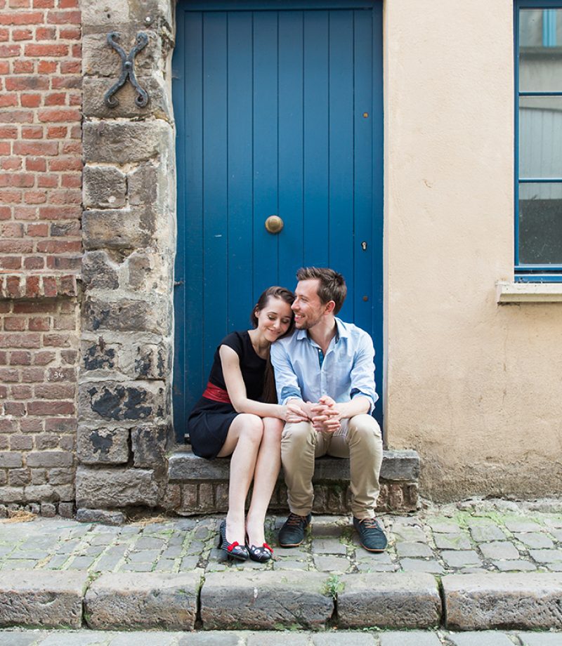 seance-engagement-dans-les-rues-du-vieux-lille-marine-szczepaniak-photographe-mariage-lifetsyle-lens-arras-bethune-lille