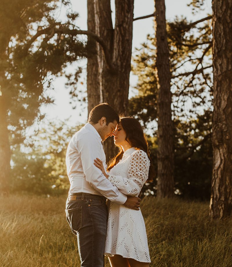 seance-engagement-golden-hour-parc-barbieux-roubaix-coucher-de-soleil-marine-szczepanial-photographe-mariage-pas-de-calais-lille-nord-02