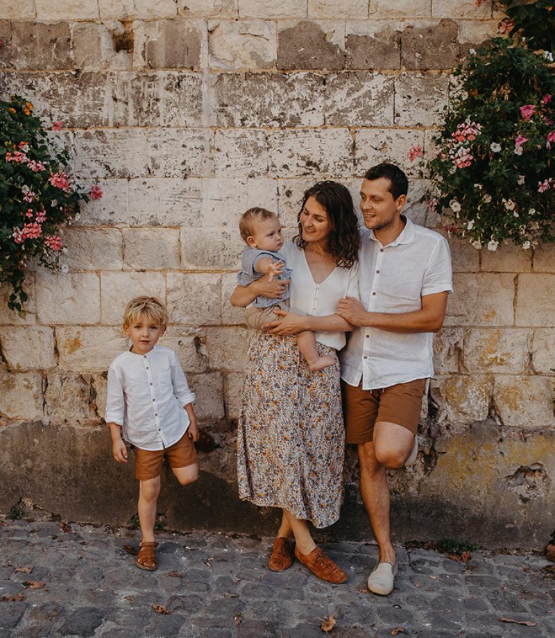 seance-famille-montreuil-sur-mer-remparts-marine-szczepaniak-photographe-lifestyle-grossesse-famille-couple-04