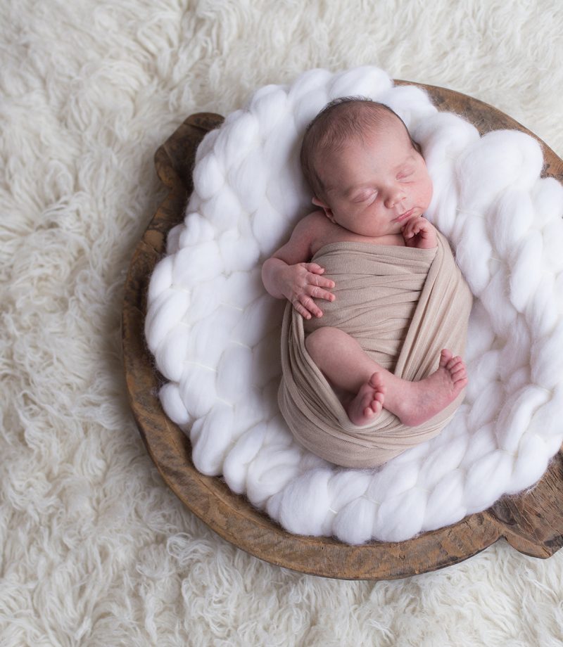 seance-naissance-photographe-nouveau-ne-lille-bethune-arras-lens-marine-szczepaniak-studio-photo-locon