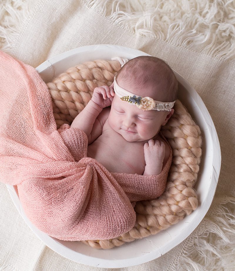 seance-naissance-studio-locon-bethune-lille-photographe-bebe-grossesse-nouveau-ne-enfant-pas-de-calais-06