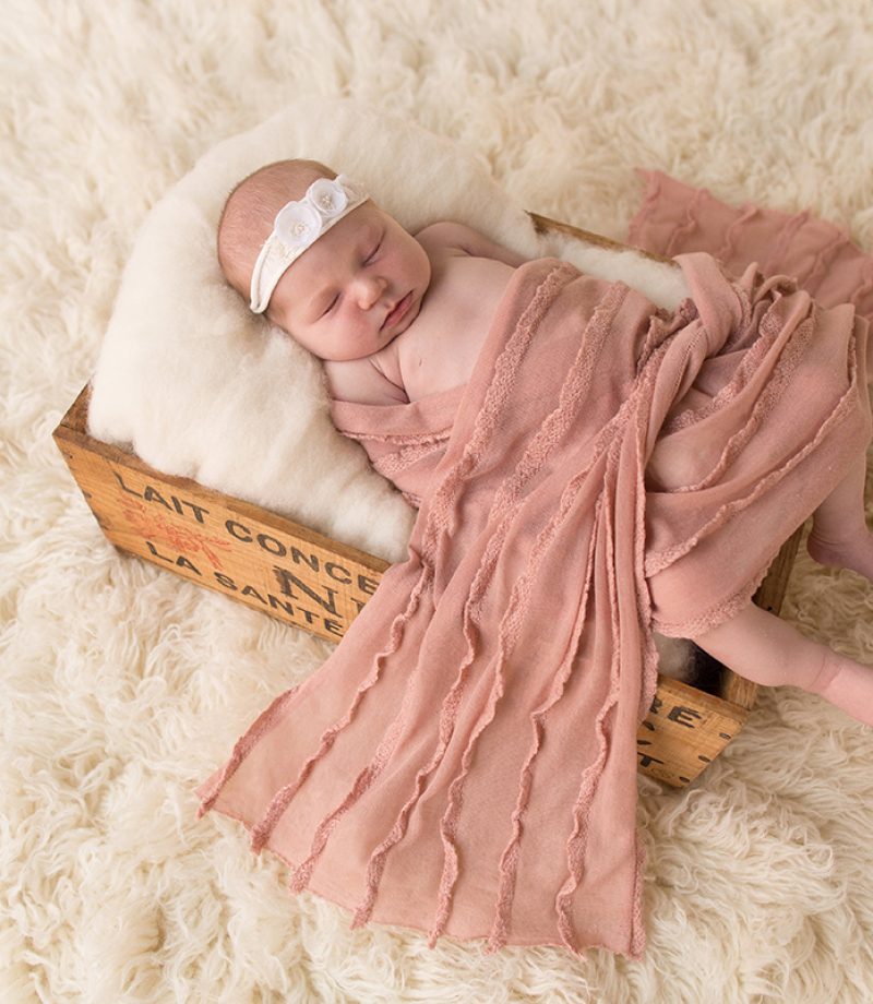 seance-naissance-studio-photo-bethune-lille-arras-photographe-bebe-nouveau-ne-naissance-grossesse-pas-de-calais-6